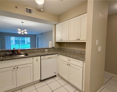 9640 Victoria Lane - Photo Thumbnail 4