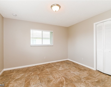 1408 Se 22nd Terrace - Photo Thumbnail 9