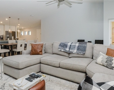 5698 Mayflower Way - Photo Thumbnail 13