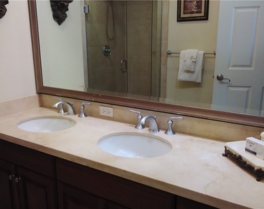 5076 Annunciation Circle - Photo Thumbnail 16