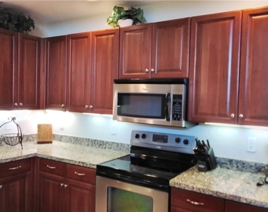 5076 Annunciation Circle - Photo Thumbnail 13
