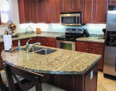 5076 Annunciation Circle - Photo Thumbnail 12