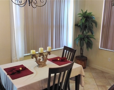 5076 Annunciation Circle - Photo Thumbnail 11