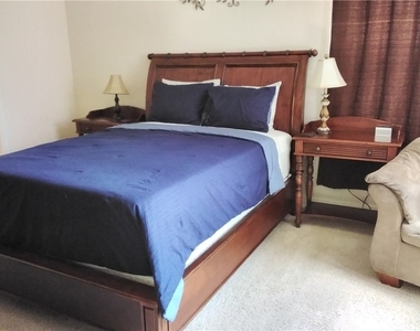 5076 Annunciation Circle - Photo Thumbnail 17
