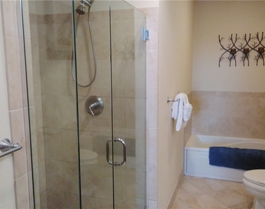 5076 Annunciation Circle - Photo Thumbnail 15