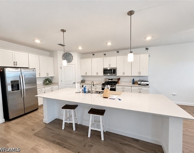 19108 Hanley Boulevard - Photo Thumbnail 5