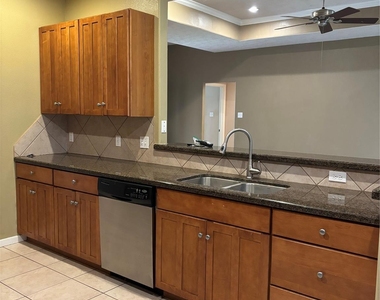 3238 Glenforest Drive - Photo Thumbnail 14