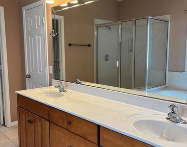 3238 Glenforest Drive - Photo Thumbnail 21