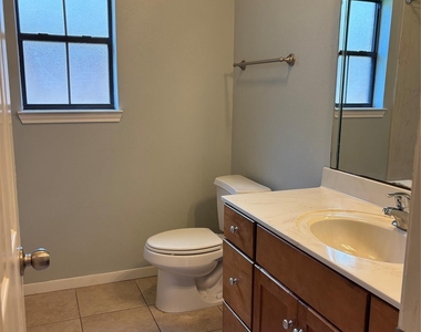 3238 Glenforest Drive - Photo Thumbnail 28