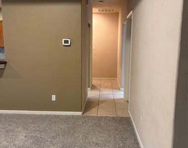 3238 Glenforest Drive - Photo Thumbnail 10