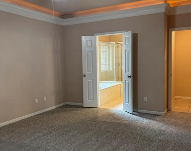 3238 Glenforest Drive - Photo Thumbnail 19