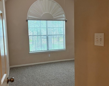 3238 Glenforest Drive - Photo Thumbnail 26