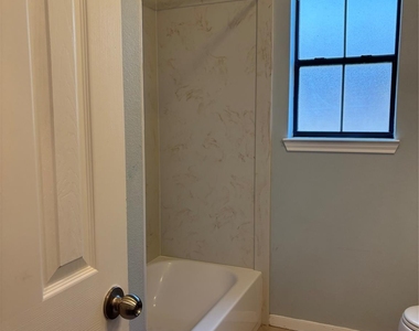 3238 Glenforest Drive - Photo Thumbnail 29
