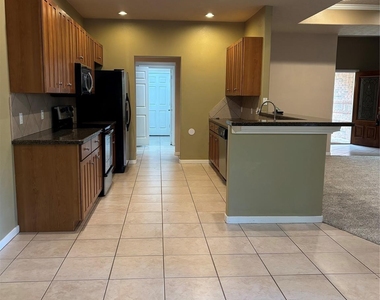 3238 Glenforest Drive - Photo Thumbnail 12