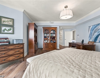 4951 Gulf Shore Boulevard N - Photo Thumbnail 13