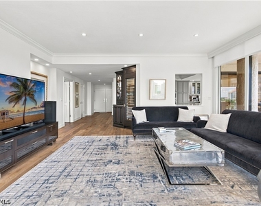 4951 Gulf Shore Boulevard N - Photo Thumbnail 7