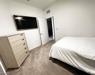 2084 Wellington Street - Photo Thumbnail 6