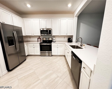 2084 Wellington Street - Photo Thumbnail 1