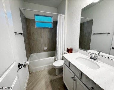 2084 Wellington Street - Photo Thumbnail 10