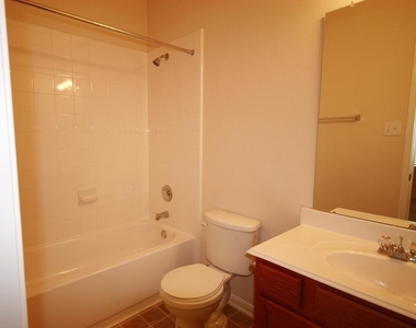 1718 Claremont Garden Circle - Photo Thumbnail 8