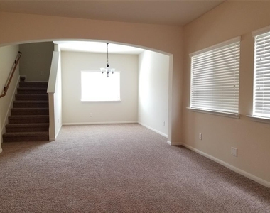 1718 Claremont Garden Circle - Photo Thumbnail 12
