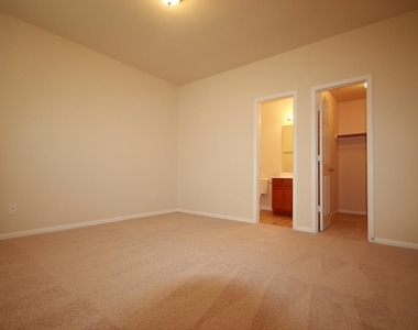 1718 Claremont Garden Circle - Photo Thumbnail 7