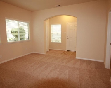 1718 Claremont Garden Circle - Photo Thumbnail 3