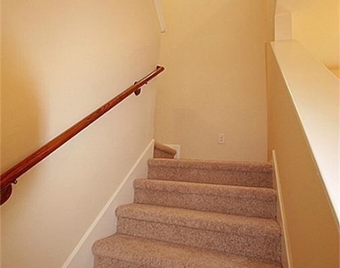 1718 Claremont Garden Circle - Photo Thumbnail 11