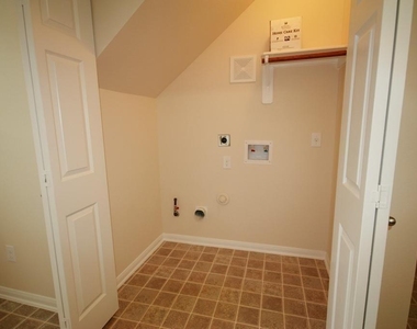 1718 Claremont Garden Circle - Photo Thumbnail 6