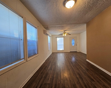4415 Mckinney Street - Photo Thumbnail 5