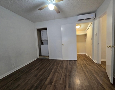 4415 Mckinney Street - Photo Thumbnail 8