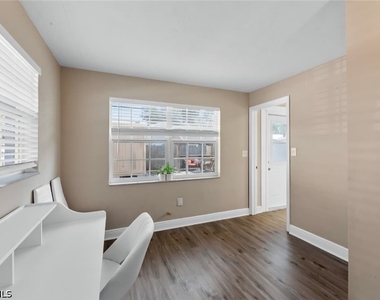 4203 Rose Avenue - Photo Thumbnail 12