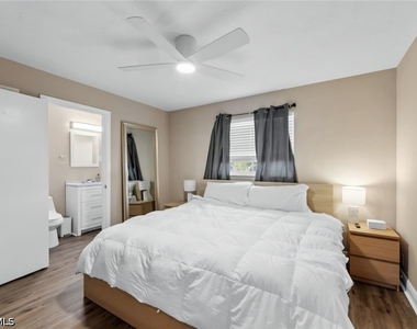 4203 Rose Avenue - Photo Thumbnail 14