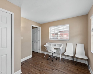 4203 Rose Avenue - Photo Thumbnail 6
