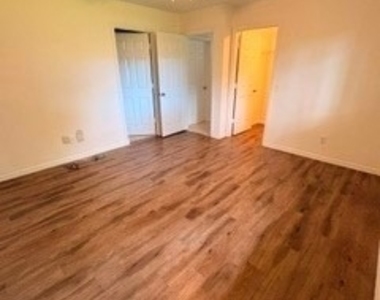 8462 Trillium Road - Photo Thumbnail 14