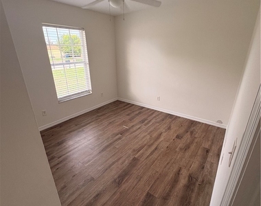 8462 Trillium Road - Photo Thumbnail 4
