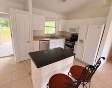 8462 Trillium Road - Photo Thumbnail 2