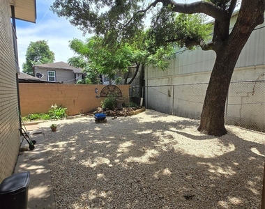 3910 Dallas Street - Photo Thumbnail 6