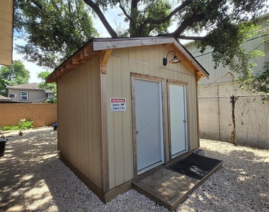 3910 Dallas Street - Photo Thumbnail 8