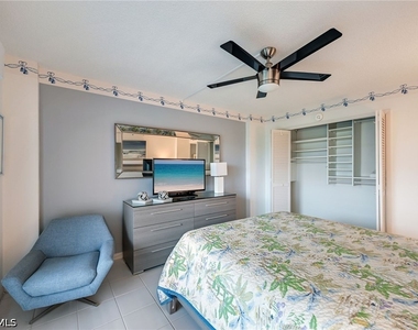 1300 Gulf Shore Boulevard N - Photo Thumbnail 14