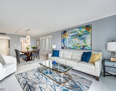 1300 Gulf Shore Boulevard N - Photo Thumbnail 4