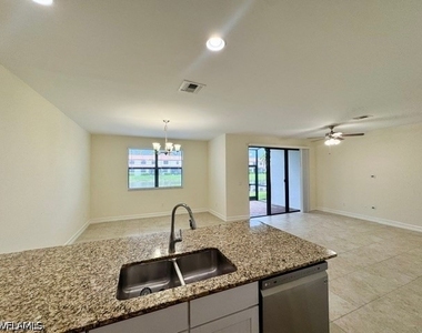 7792 Bristol Circle - Photo Thumbnail 8