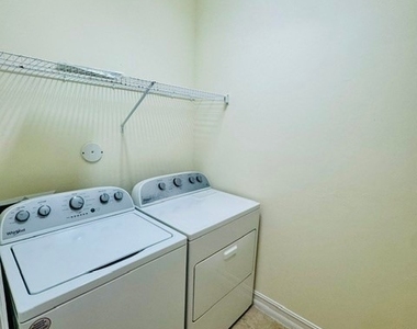 7792 Bristol Circle - Photo Thumbnail 17