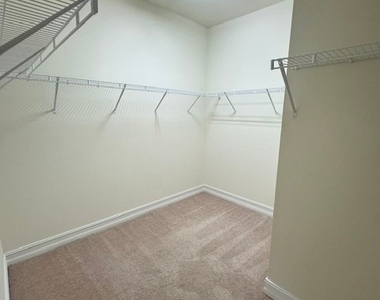 7792 Bristol Circle - Photo Thumbnail 12