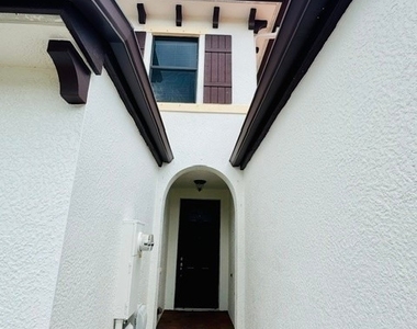 7792 Bristol Circle - Photo Thumbnail 1