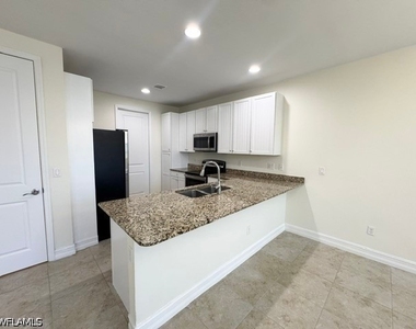 7792 Bristol Circle - Photo Thumbnail 6