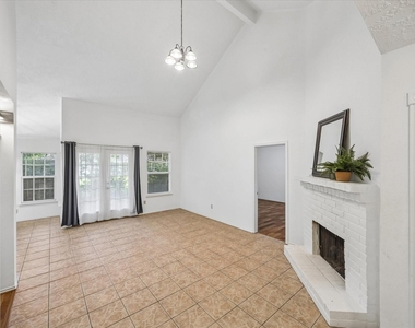910 Country Place Blvd - Photo Thumbnail 6
