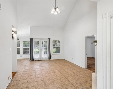 910 Country Place Blvd - Photo Thumbnail 5