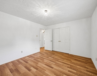 910 Country Place Blvd - Photo Thumbnail 10