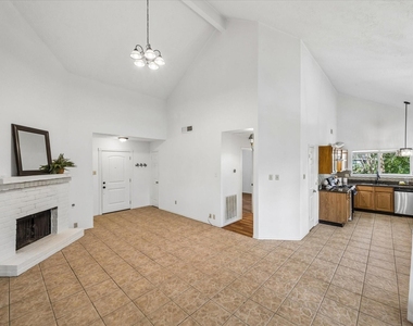 910 Country Place Blvd - Photo Thumbnail 7